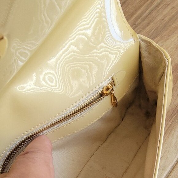 Louis Vuitton Sobe Champaigne Vernis  Patent Leather Clutch - Picture 10 of 13